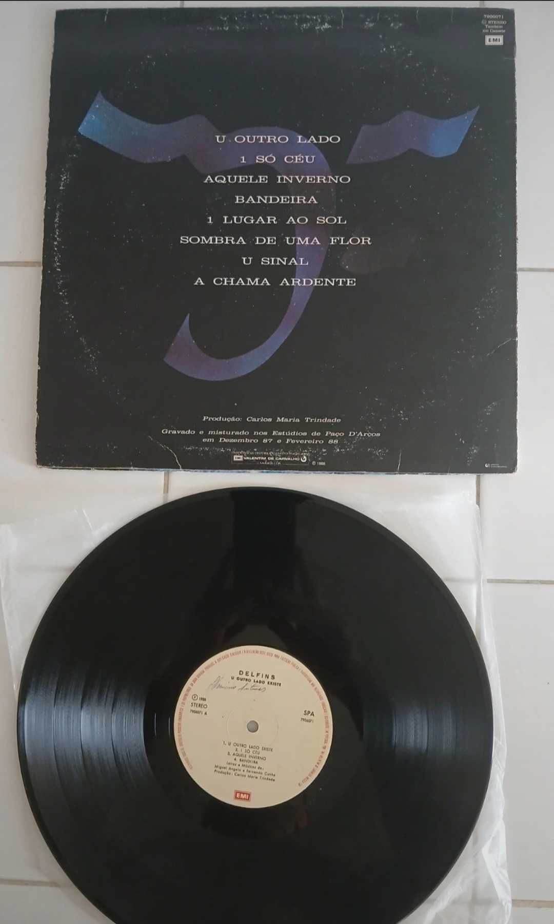 Delfins - Desalinhados
 - U Outro Lado Existe
(Vinil)