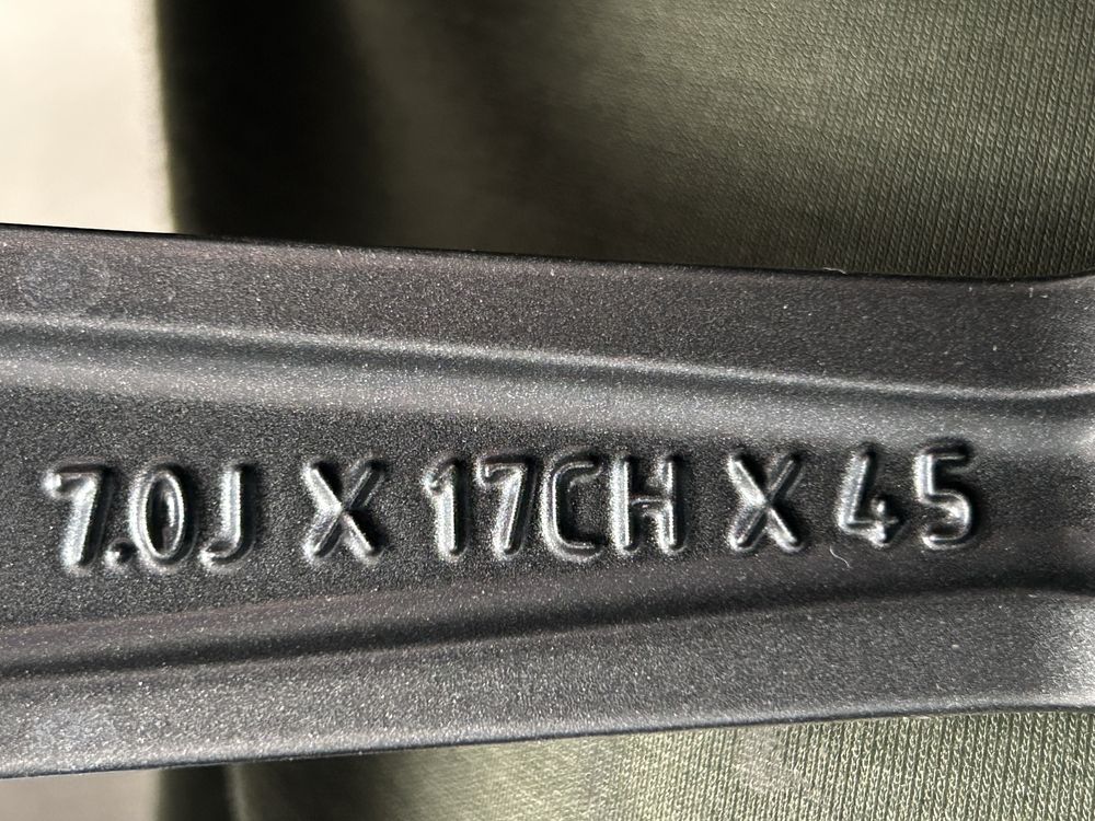 567 Felgi Aluminiowe LAND ROVER R 17 5x108 Nowe