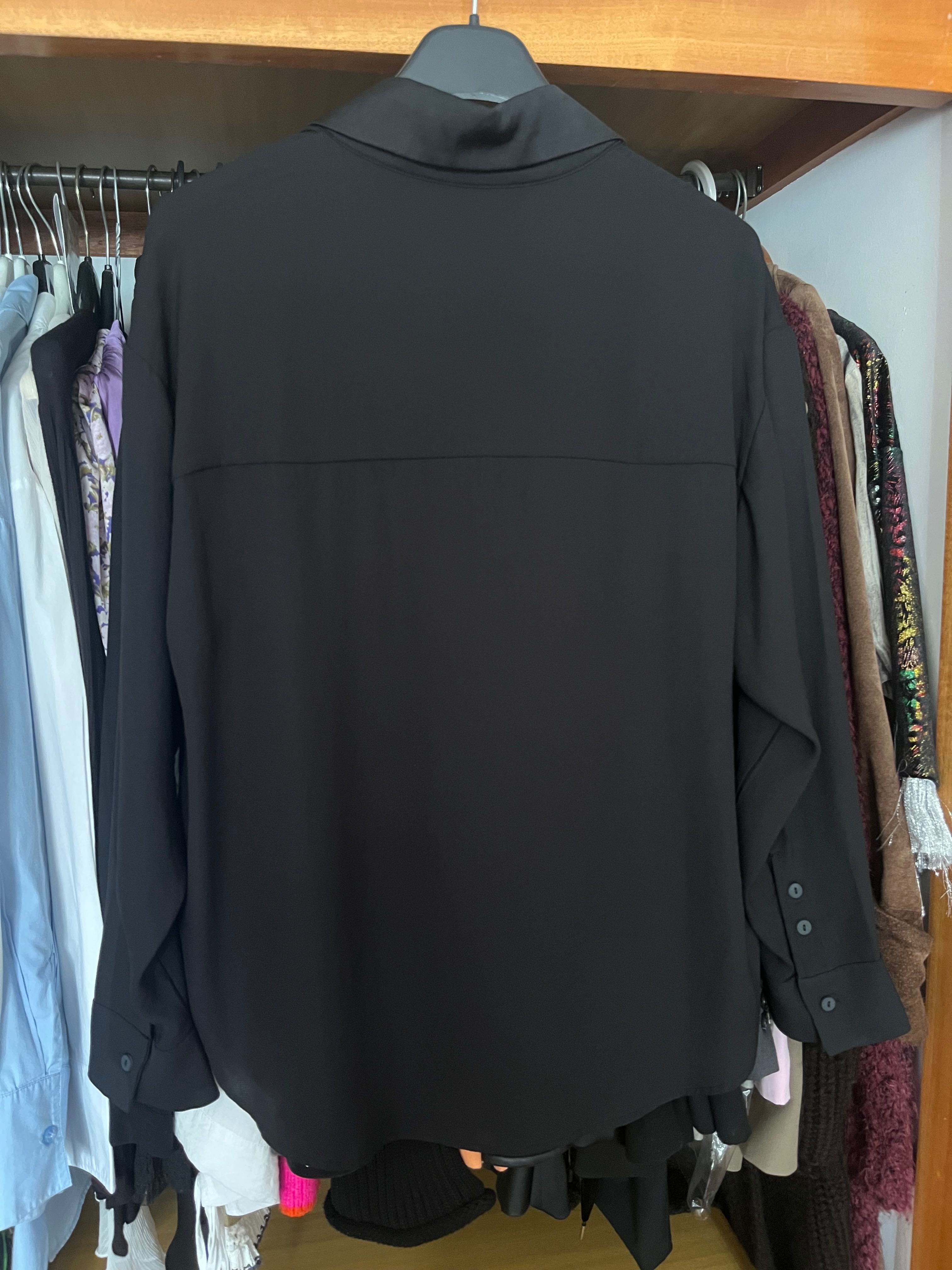 Blusa preta Mango