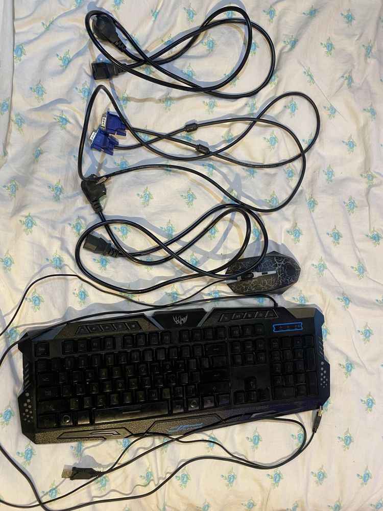 Komputer z monitorem