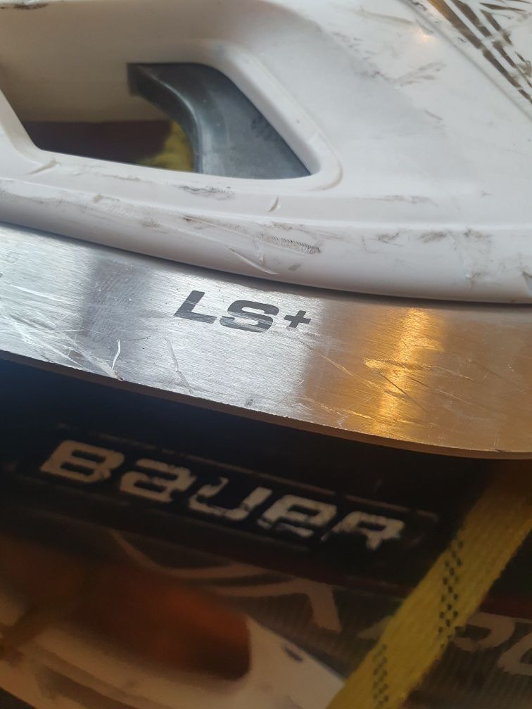 Bauer Vapor 3x 8.5 fit 2 ls+ r44 wkl 272mm lyzwy hokejowe