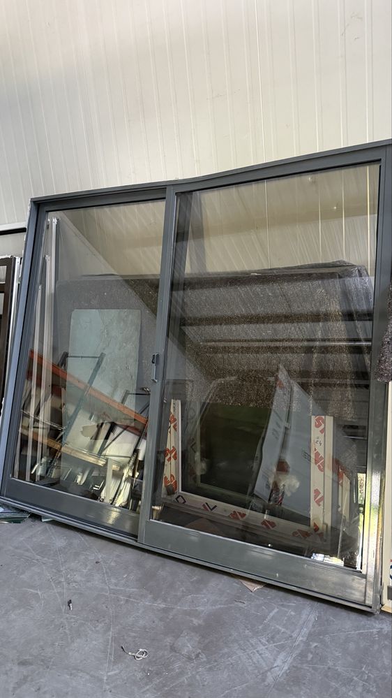 Janela aluminio cinza azulado