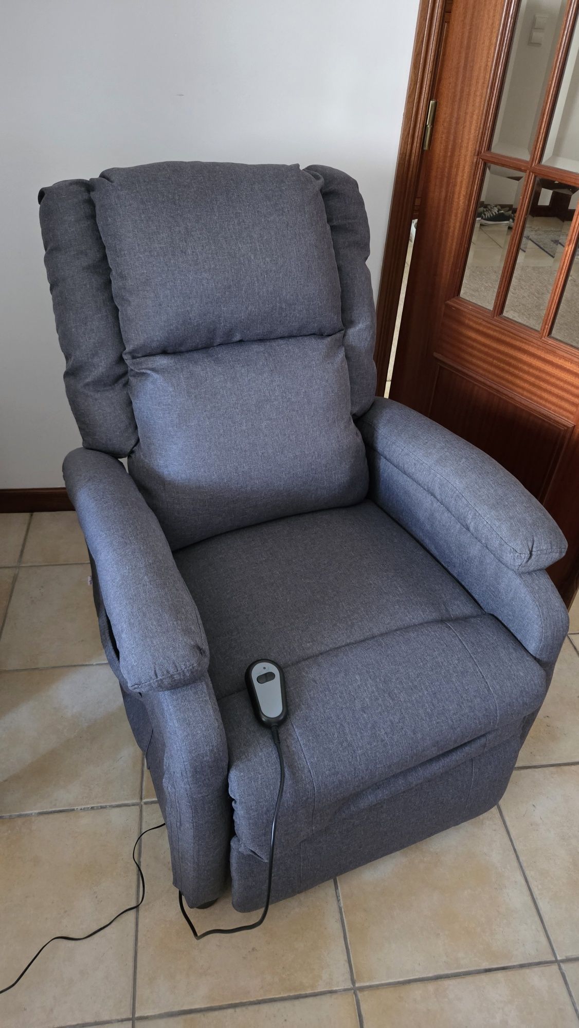 Sofá automático reclinável