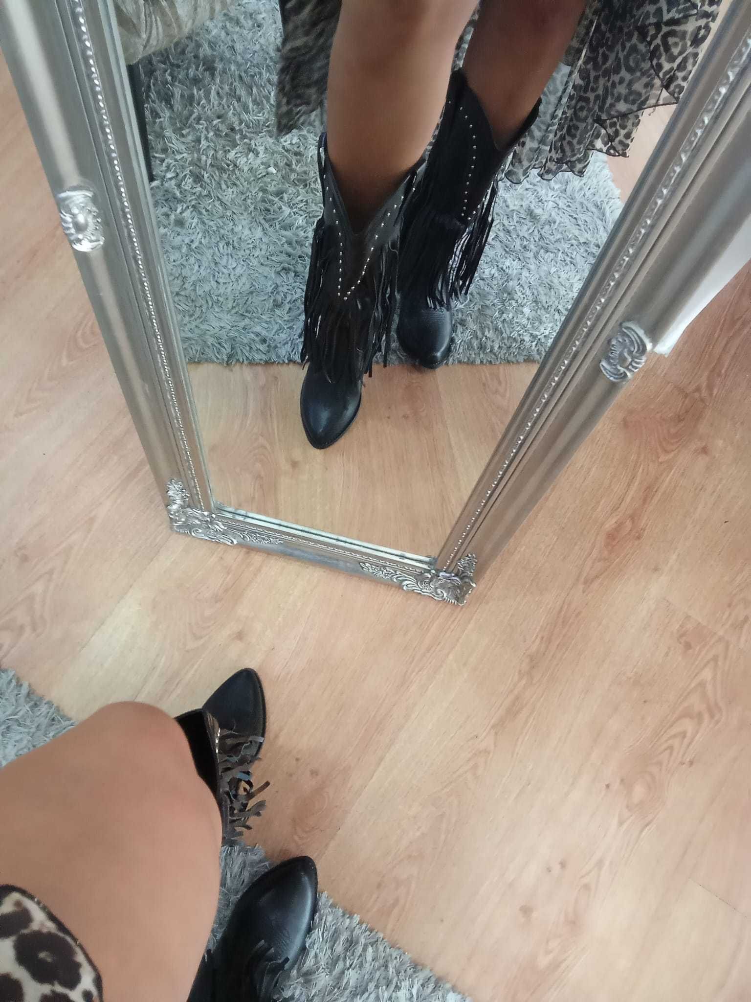 Bota texana com franja em couro sintetico