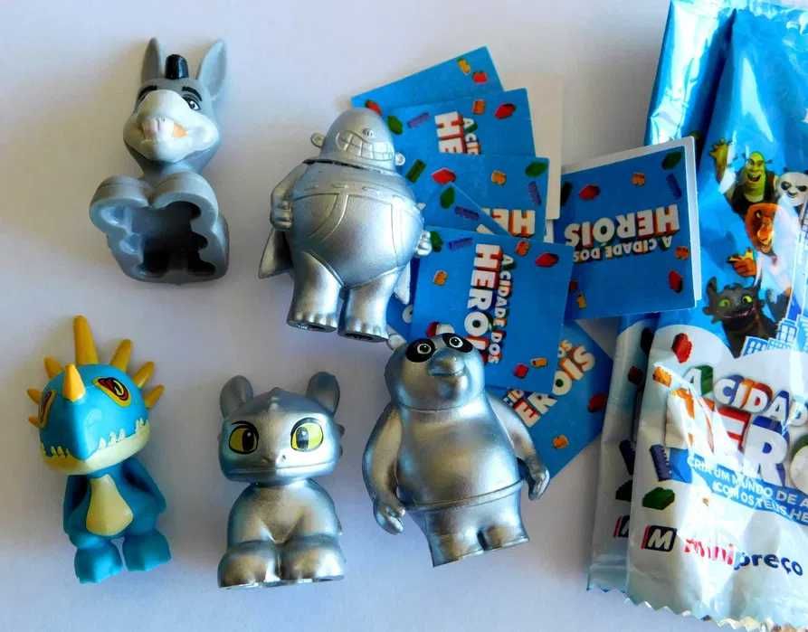 12 bonecos brindes