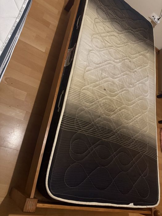 Cama de solteiro em condiçoes