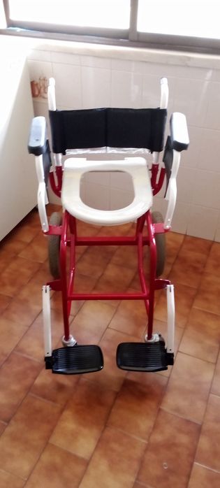 Cadeira para banho e chuveiro portátil