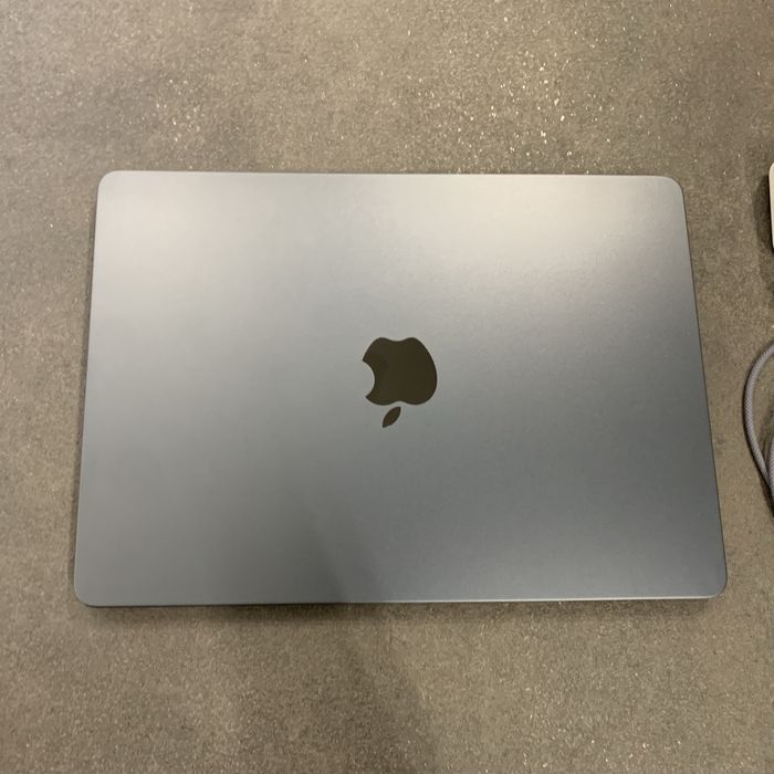 MacBook Air 13ʼ M2 80 циклів Midnight 8/256 gb