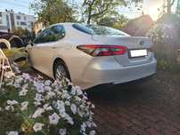 Toyota Camry 1. rej. 2022 skórzana tapicerka 2kpl. opon Salon PL serwis w ASO