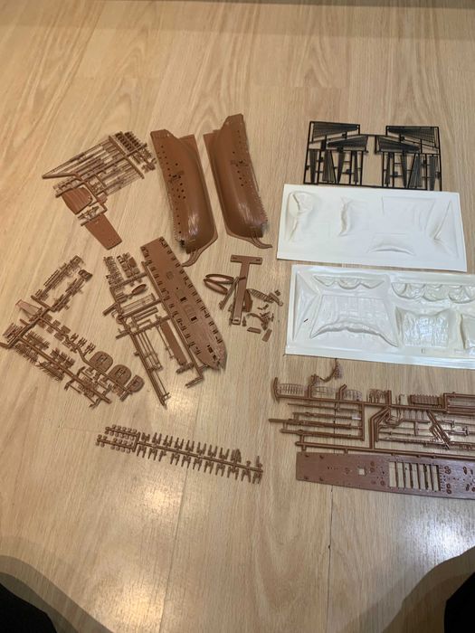 Модель REVELL H M S Victory + масляные краски, Б/У