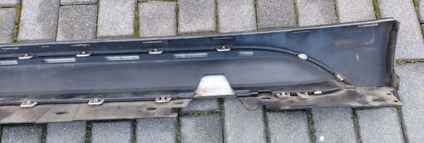 BMW X1 E84 09-15 PRAWA LISTWA OSŁONA PROGU PROGOWA 2990600