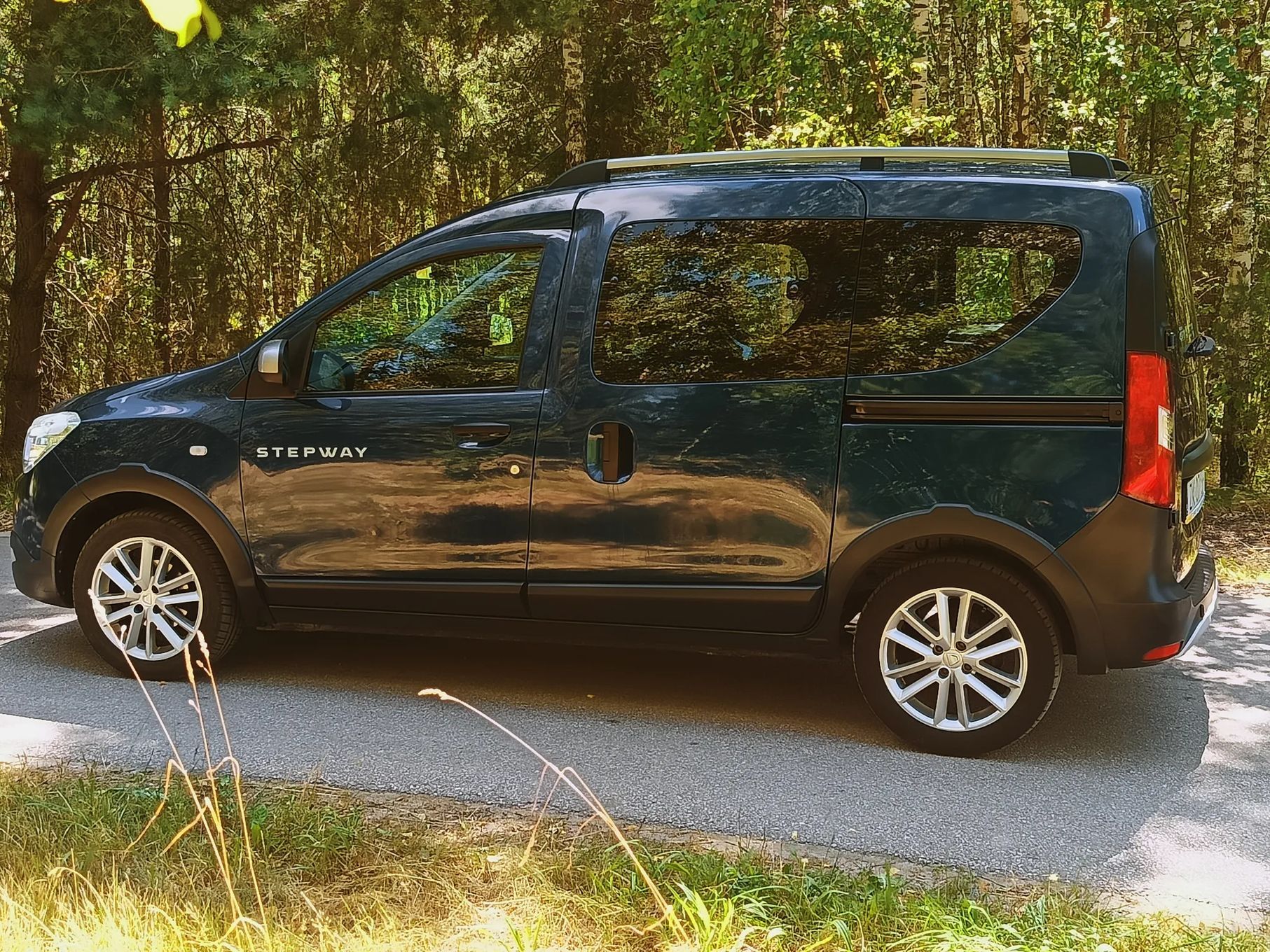 Dacia Dokker 1.6 sce niski przebieg czysty zadbany fv vat23%