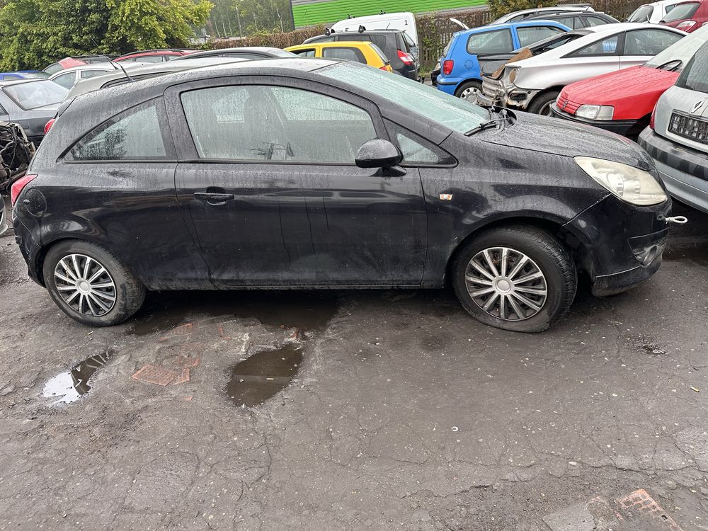 Czesci Corsa D 1.3TDI 06r, Silnik Skrzynia Drzwi Maska Klapa Zderzak