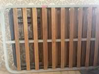Estrado de Cama de Solteiro 190x90 com suporte e rodas