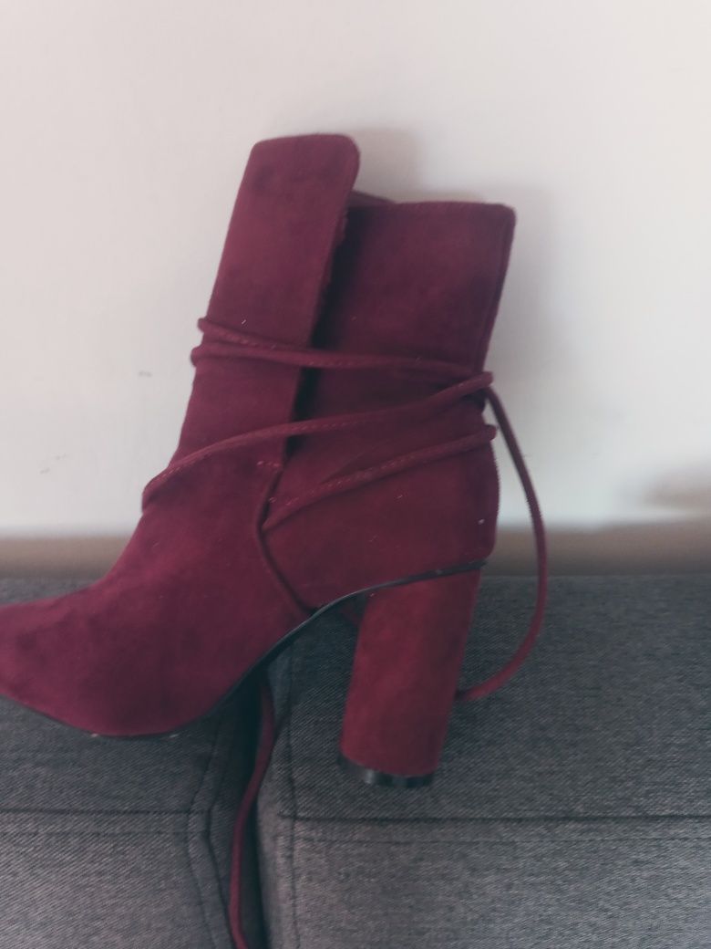 Botki bordo zamsz obcas wiazanie 35
