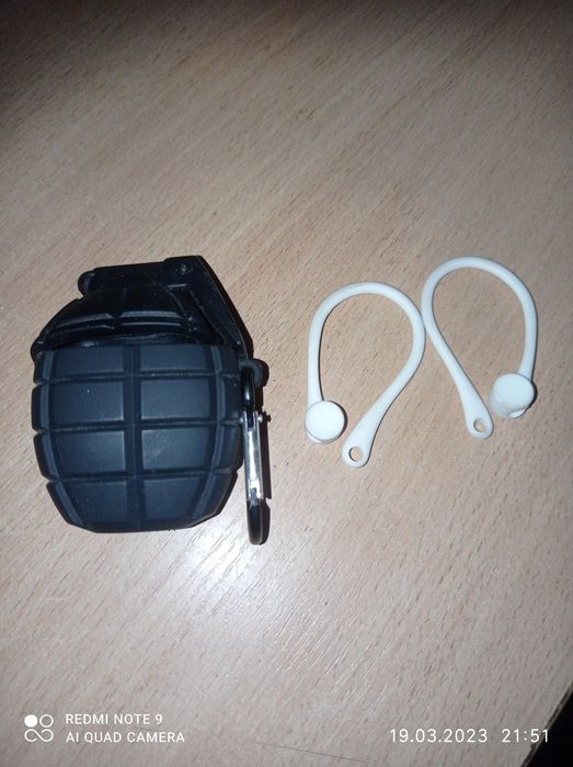 Продам чехол для Airpods 1,2