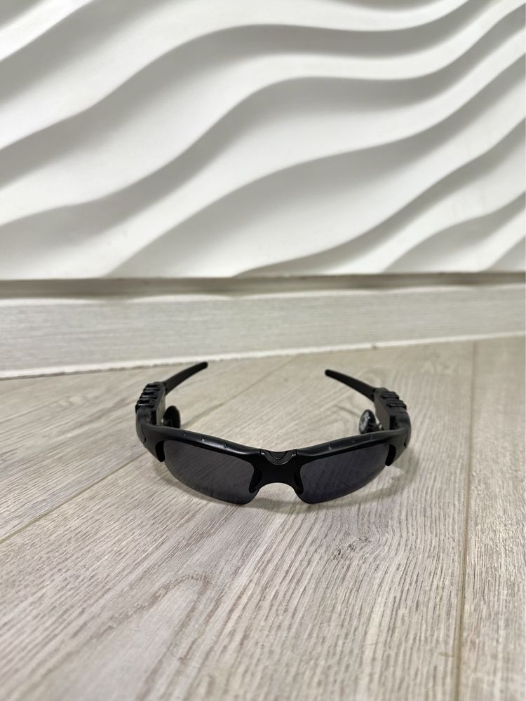 Спортивні окуляри з bluetooth та навушниками (не Oakley)