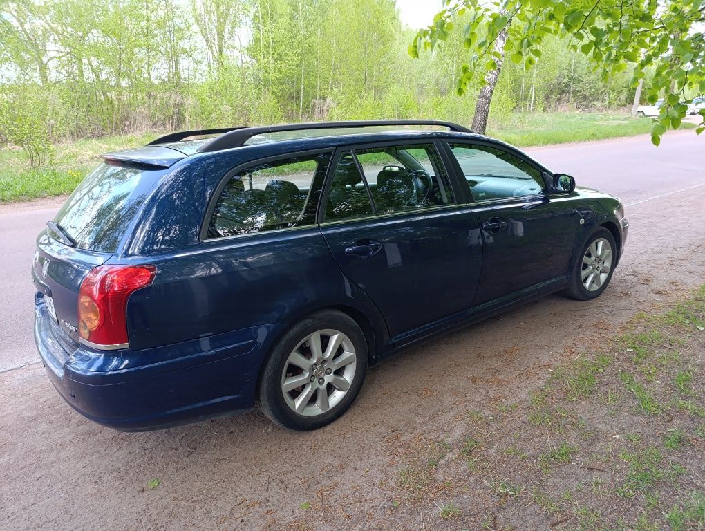 Toyota avensis 2003 р