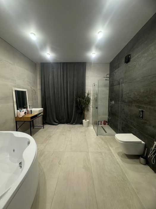 Сучасний сімейний будинок