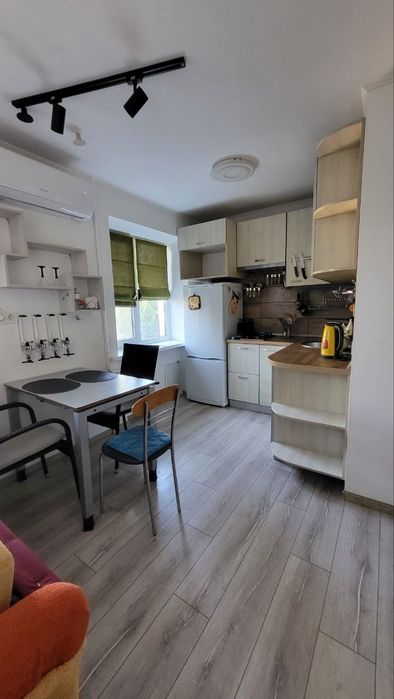 Продаж 2к квартири Космос Комарова Висотна