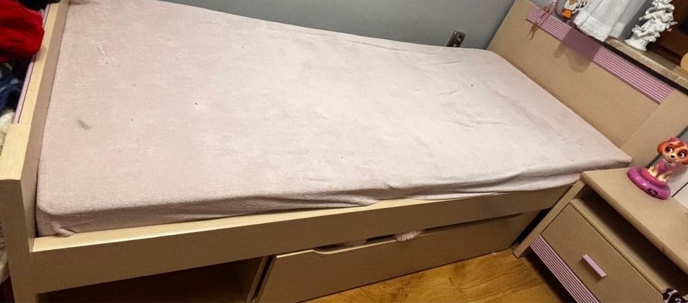 Zestaw mebli dziewczęcych