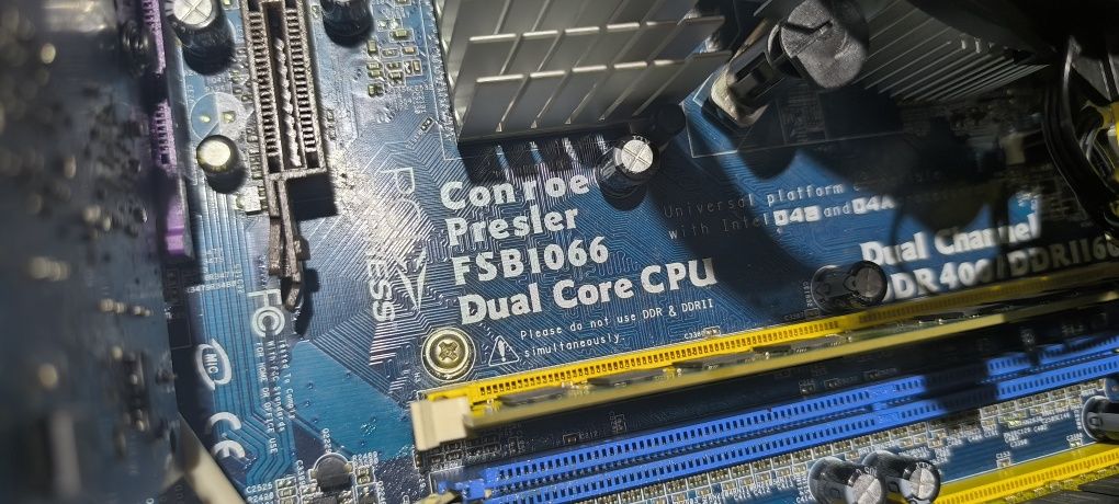 Computador de Torre ( 775 Dual - VSTA )