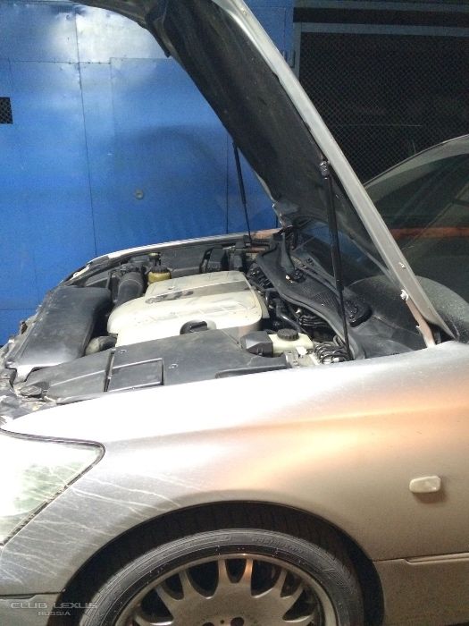 Упоры на капот Lexus LS430 LS460 LC200 LX470 LX570 GX470 GX460