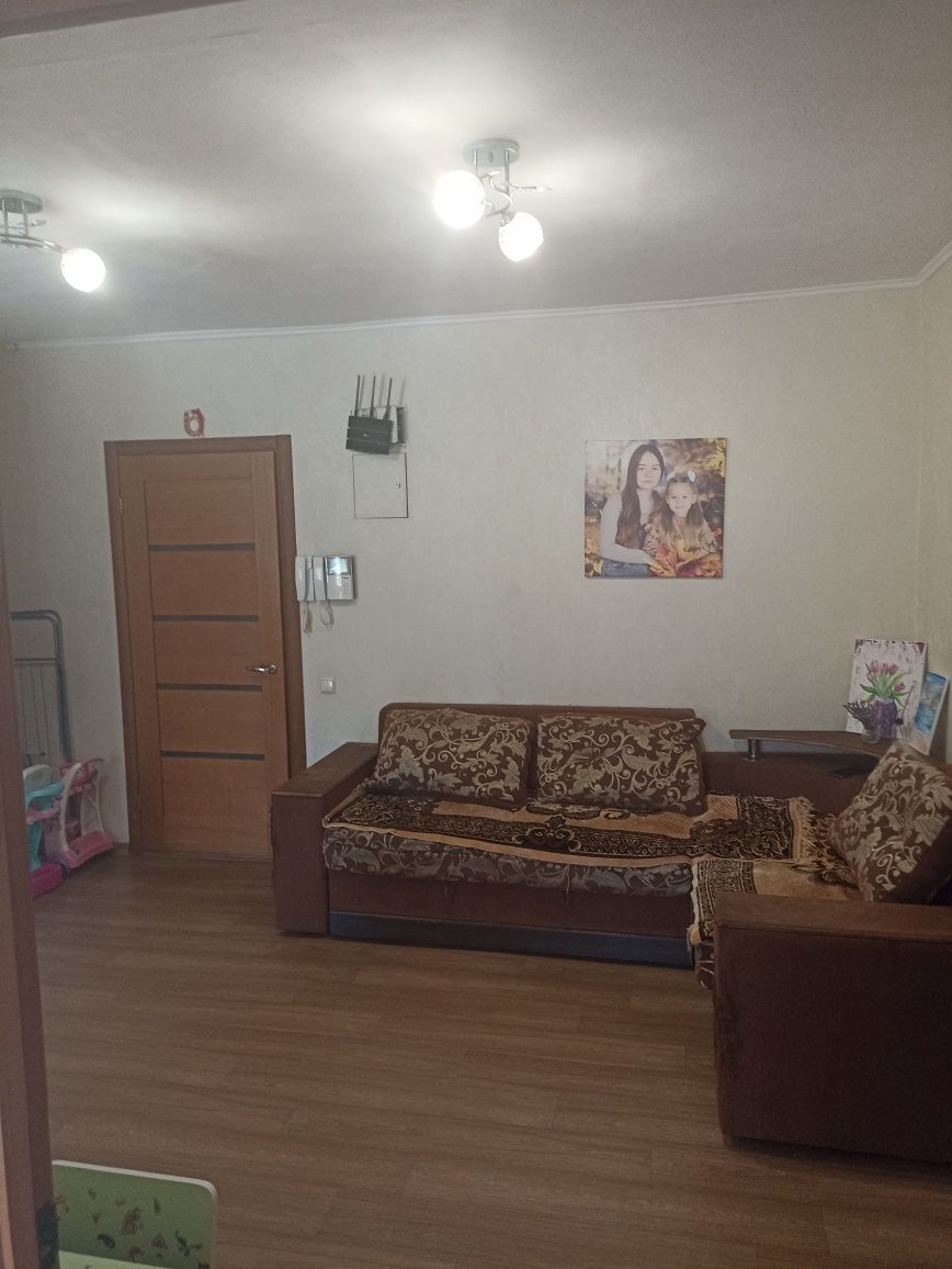 Продам свою 2 комнатную квартиру на пр Слобожанский