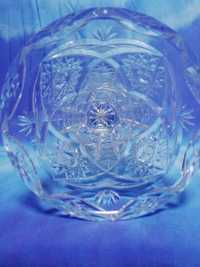 Przepiękny wazon kryształowy bogato zdobiony