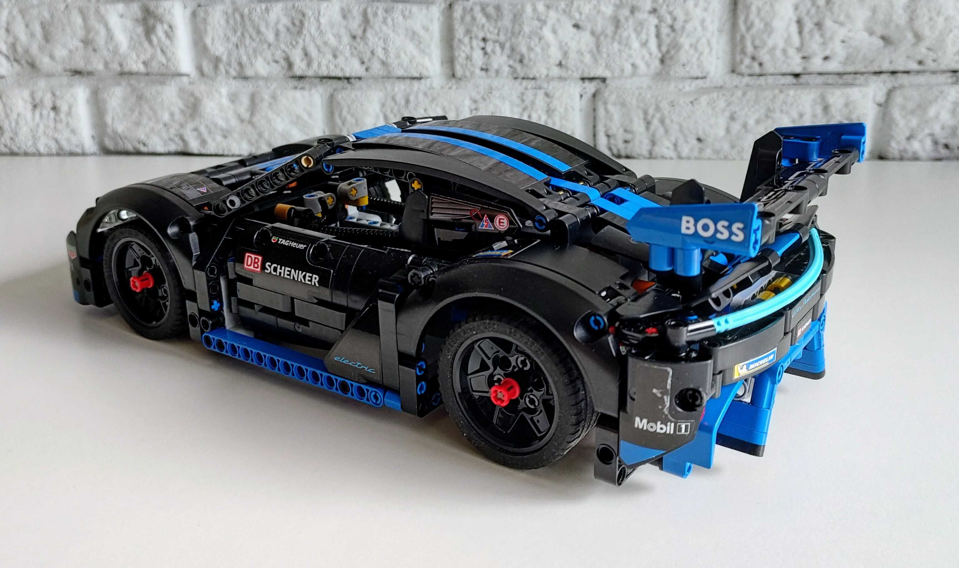 Lego Technic 42176 Porsche GT4 e-Performance (100%)