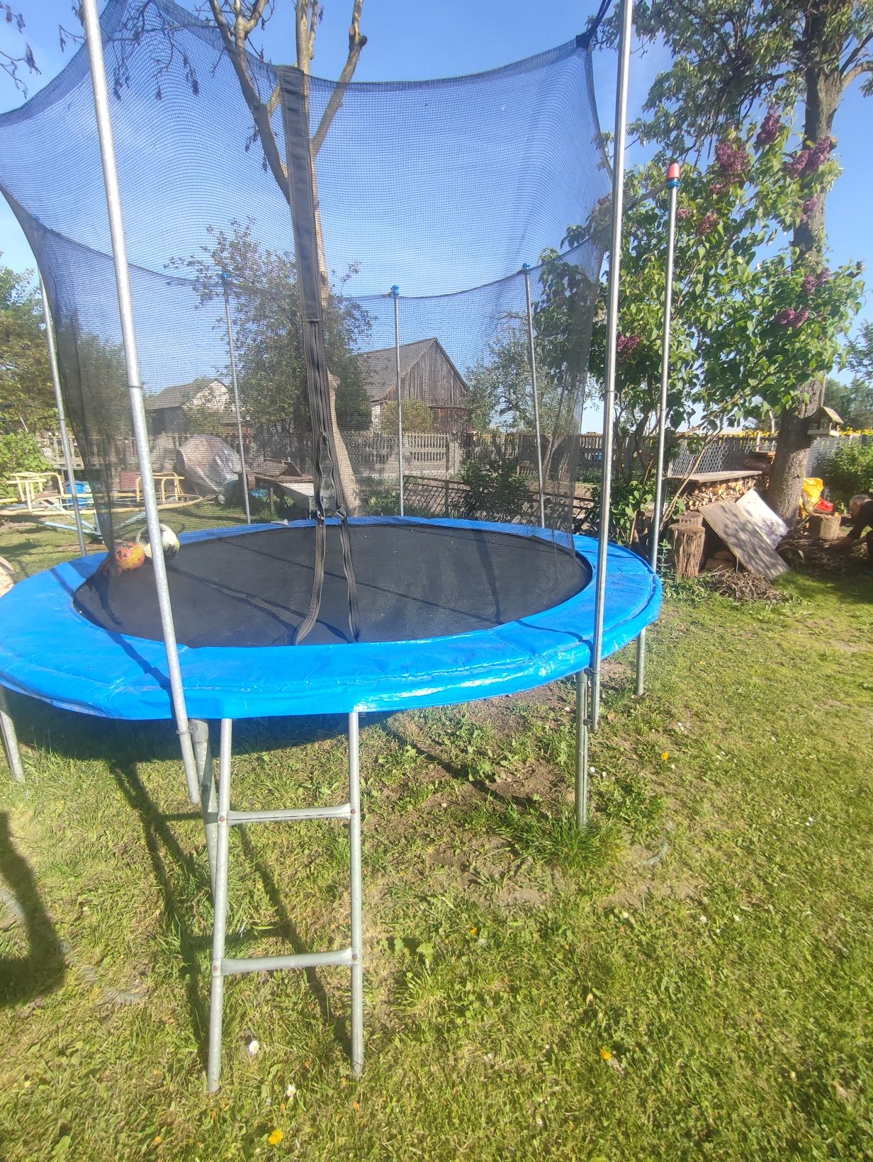 Trampolina ogrodowa