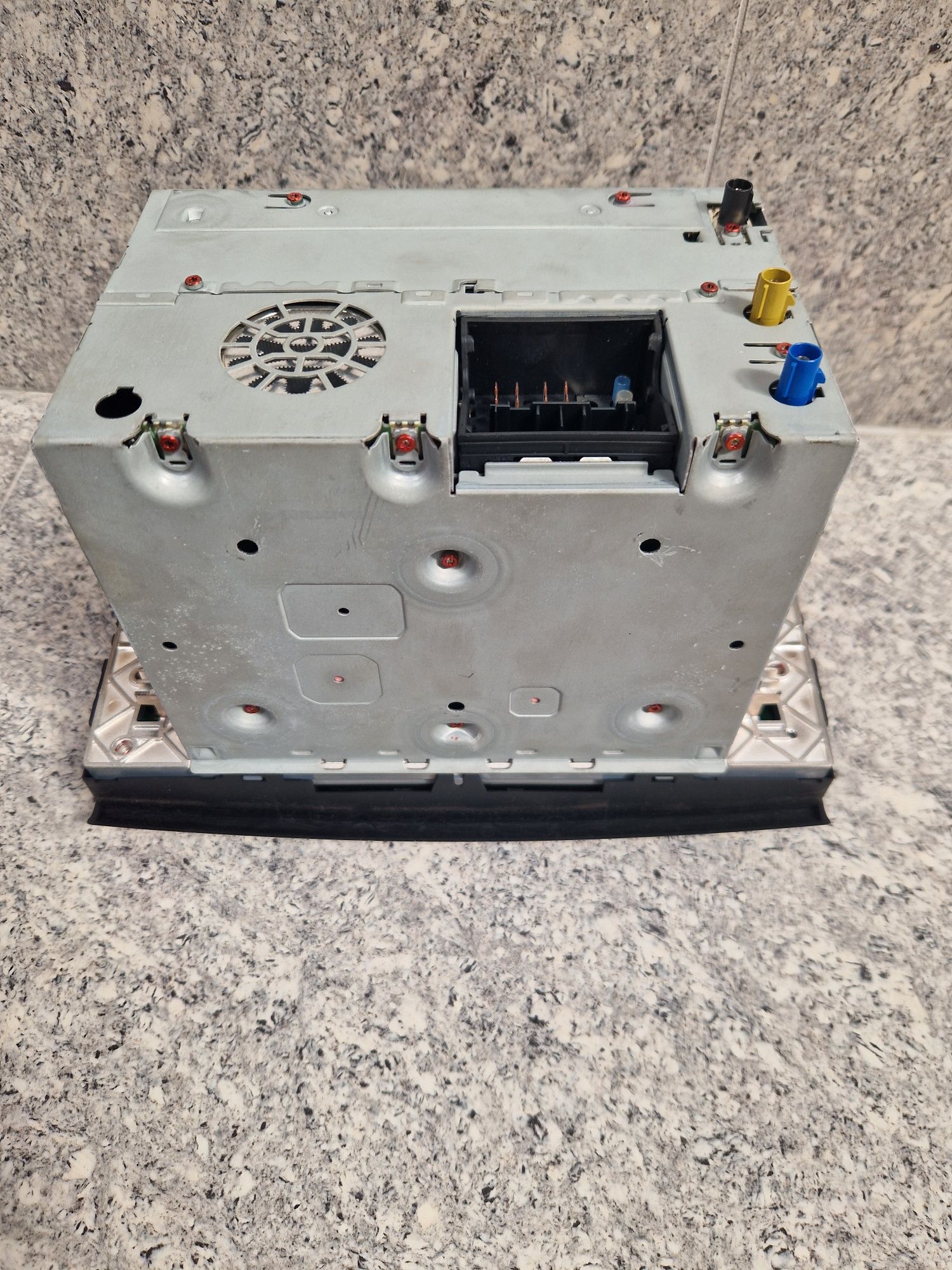 Radio do Mercedes Benz 164 ML 2007. CD Model BE 7093