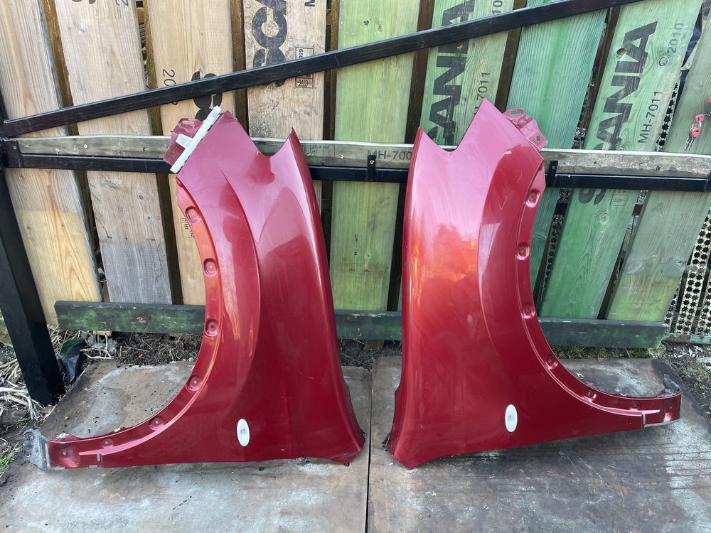 Błotnik lewy prawy Nissan Qashqai j10 lift 09-13r oryginał