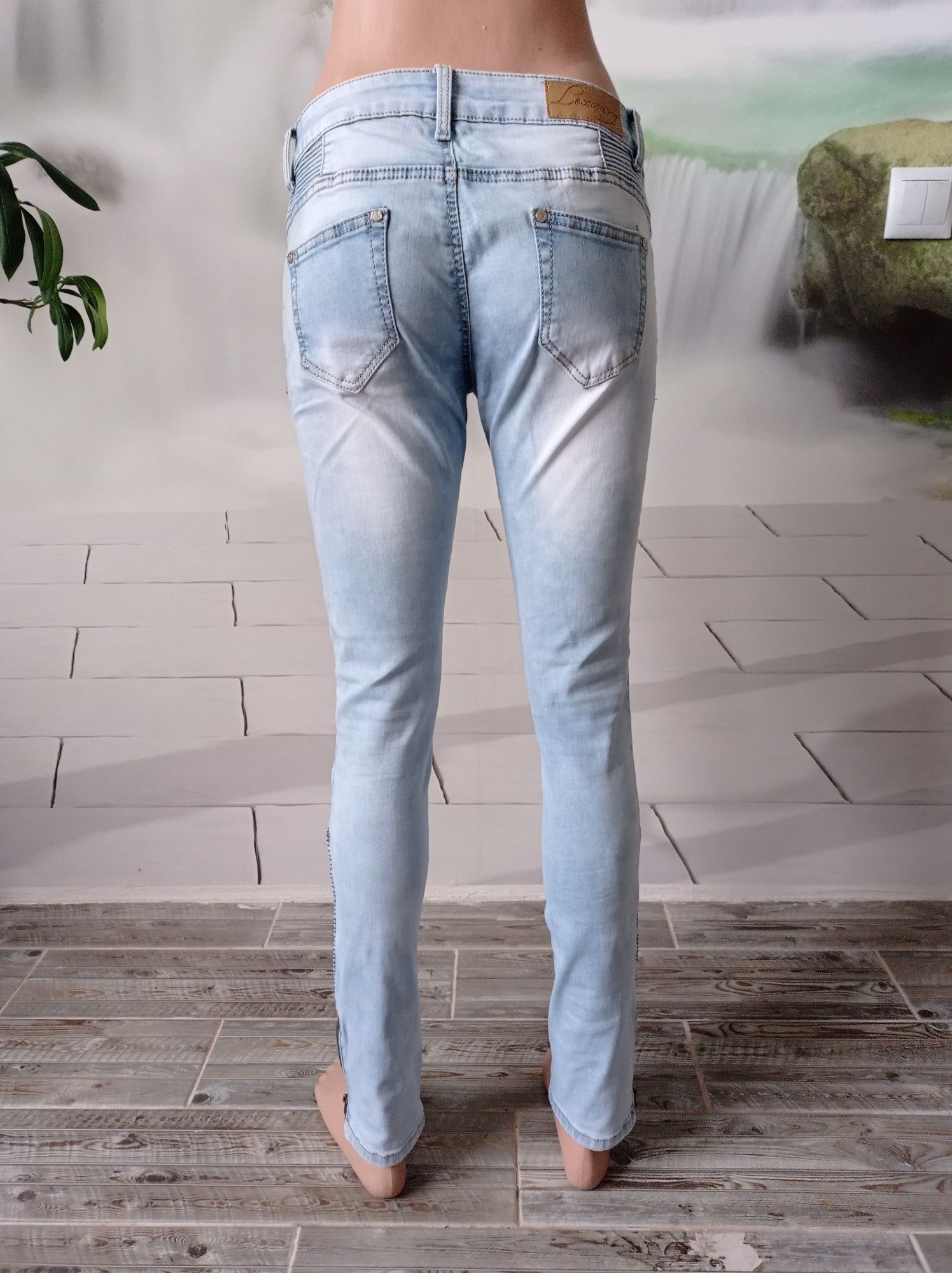 Жіночі штани джинси