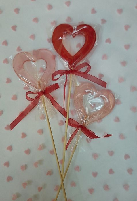 Льодяники, цукерки у вигляді серця, декор для торта