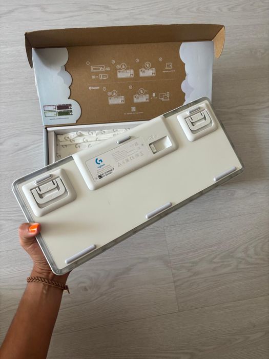 Logitech G715 RGB Wireless Mechanical, teclado mecânico TKL