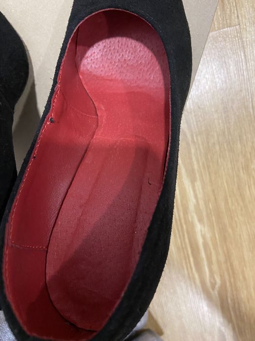 Продам чорні замшеві лодочки