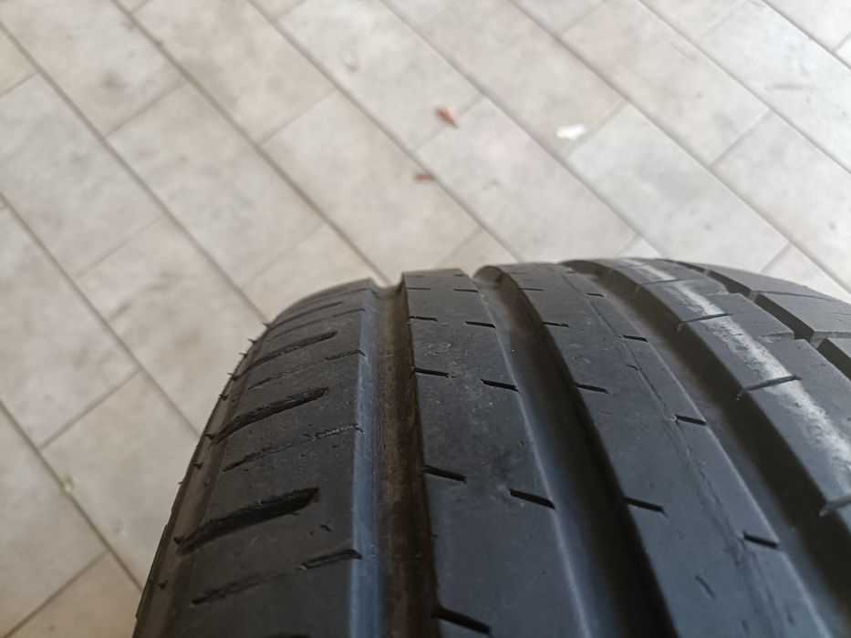 Pneus 215/45/17 semi novos