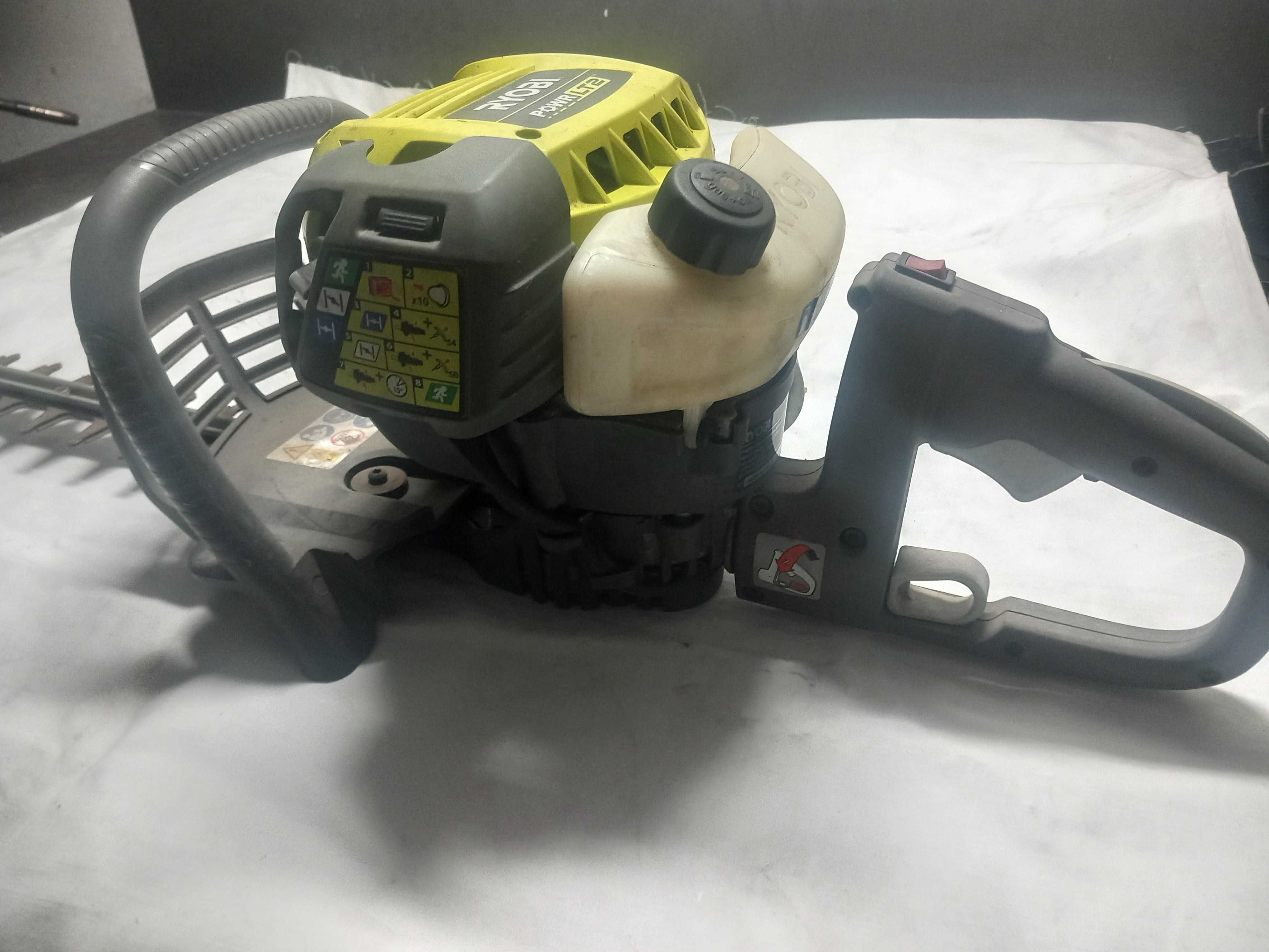 Nożyce spalinowe do żywopłotów iglaków Ryobi rht2660r