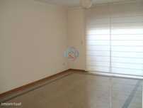 Apartamento T-1 mais 1  c/ Lugar de Garagem