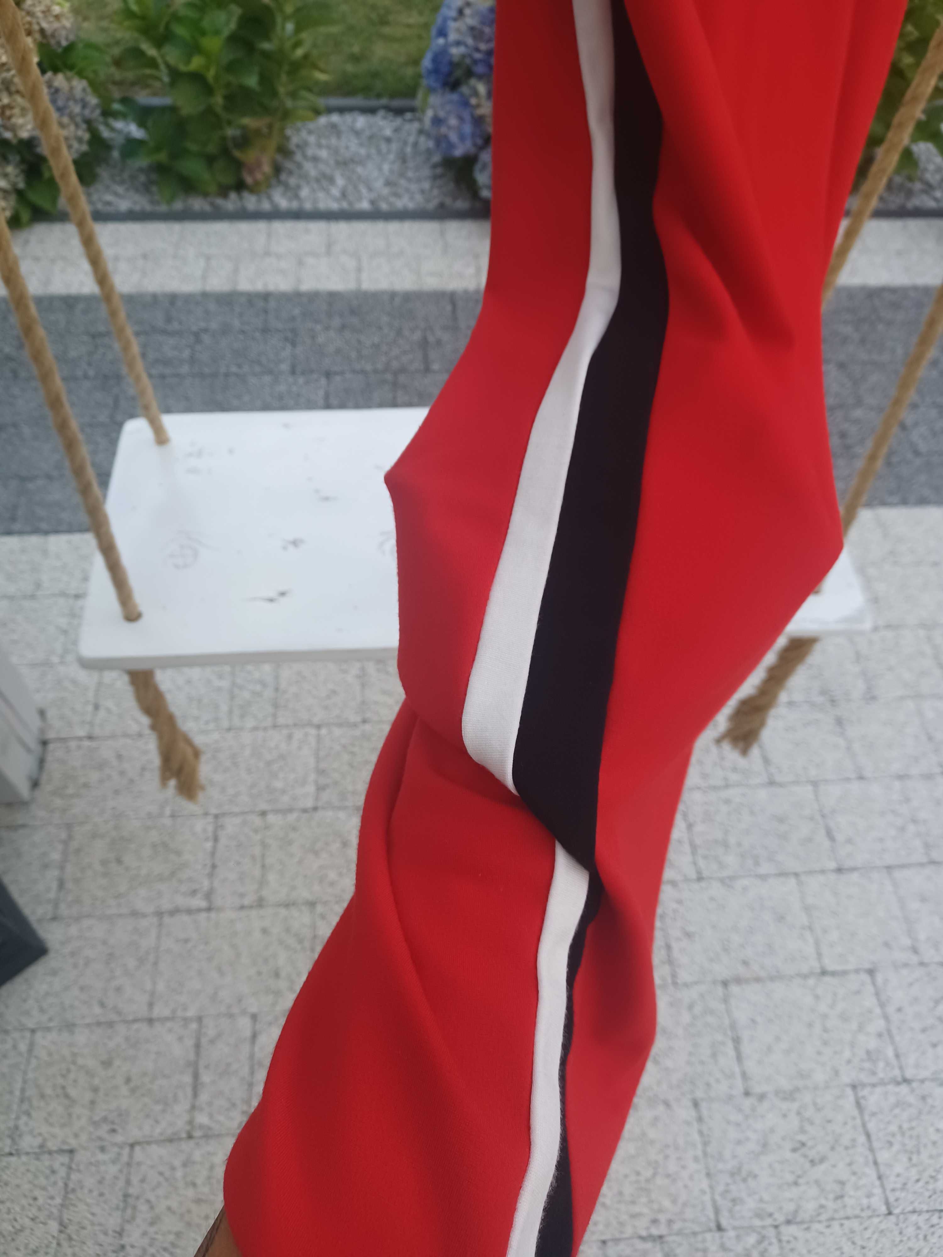 Sukienka midi Bershka czerwona lampasy 34 XS