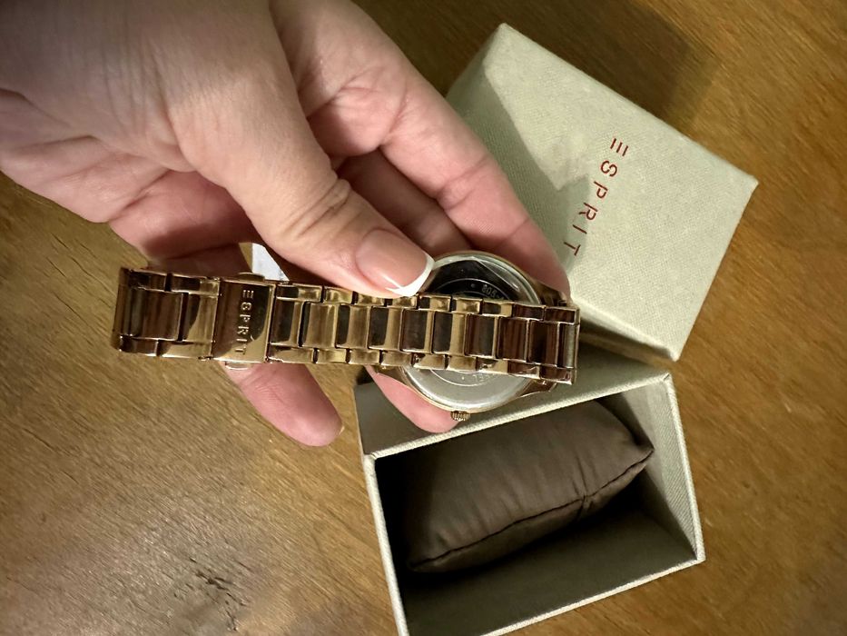 ESPRIT Годинник жіночий