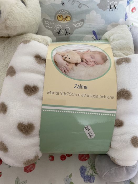 Manta e almofada peluche