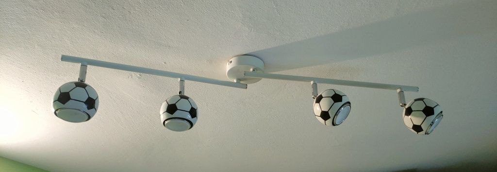 Lampa do pokoju dziecięcego.