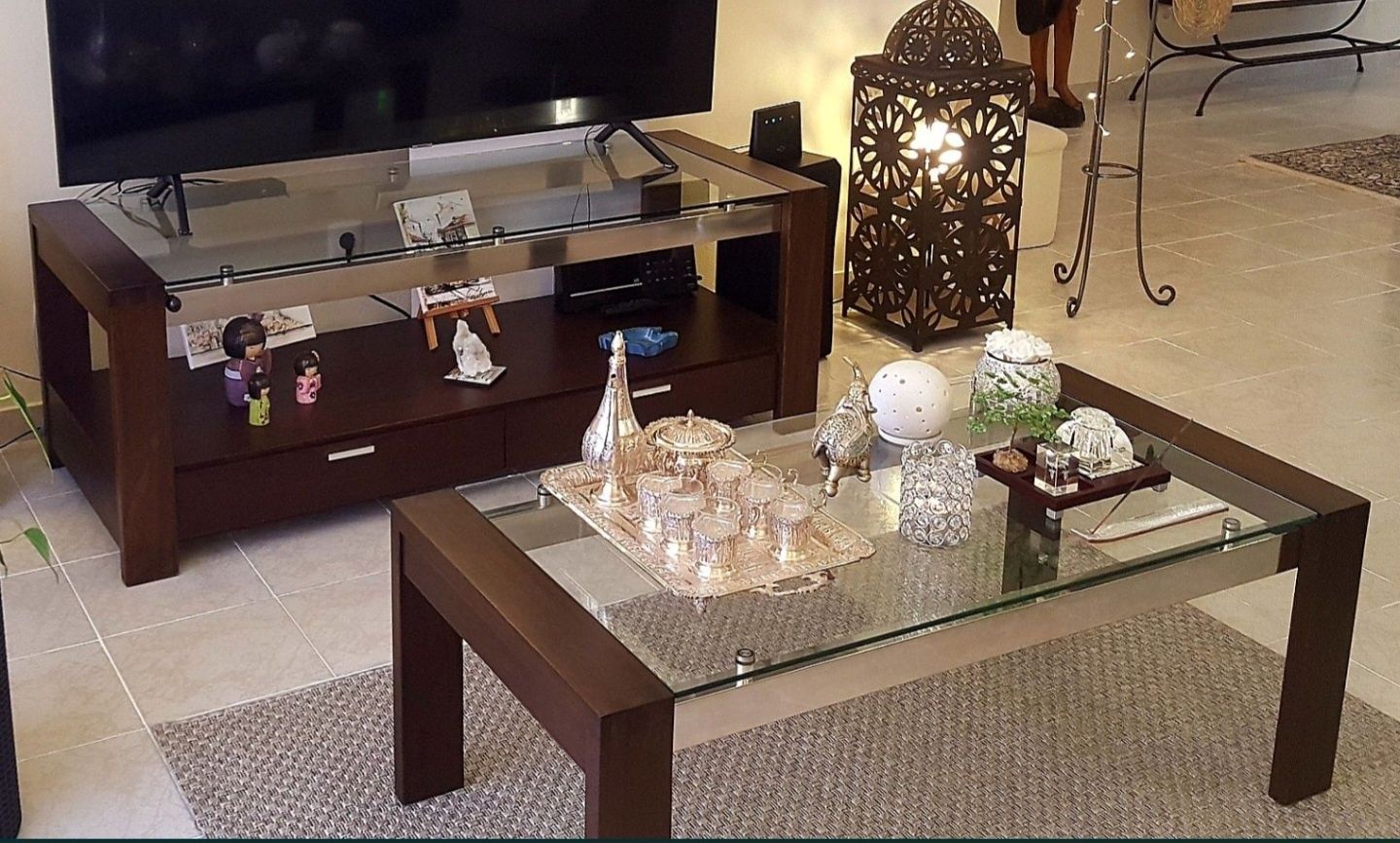 Mesa de centro 70€ / Móvel TV 100€. Juntos 150€.