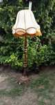 Lampa stojąca drewniana