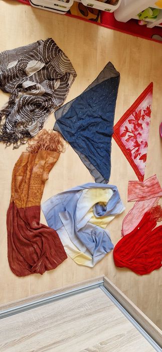 zestaw różnych apaszek tanio