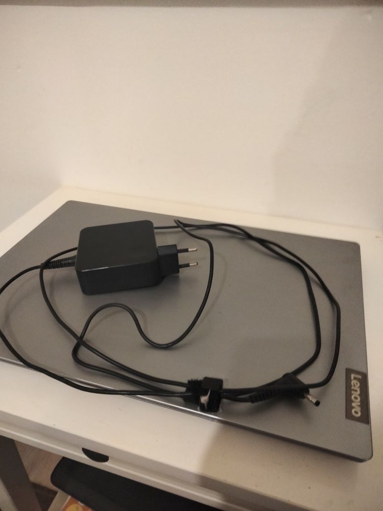 Portátil Lenovo IdeaPad