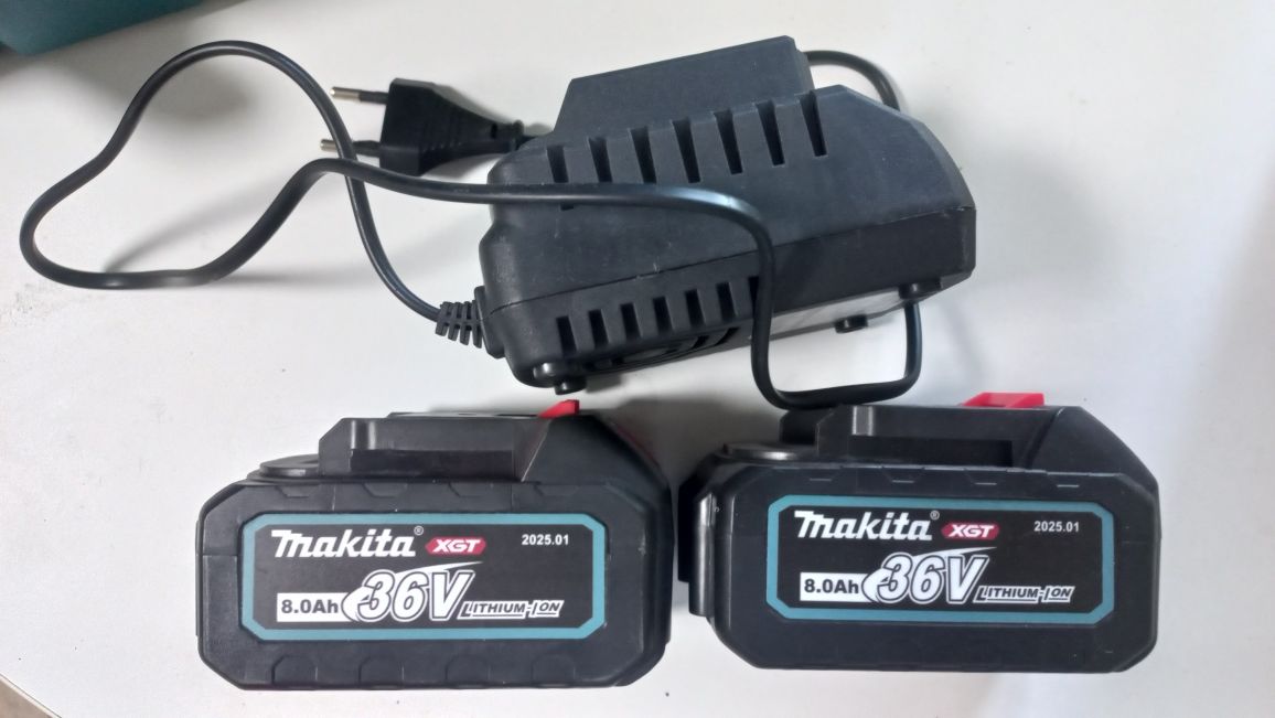 Набір болгарка аккумуляторна Makita DGA504BL та фарбопульт MTW800BL