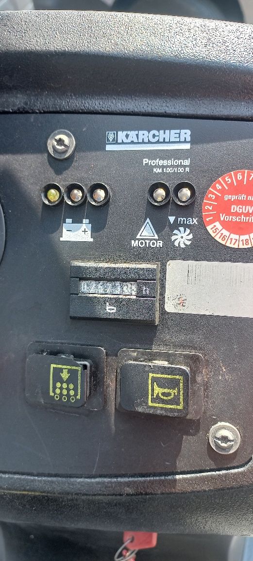 Zamiatarka karcher 100/100 R